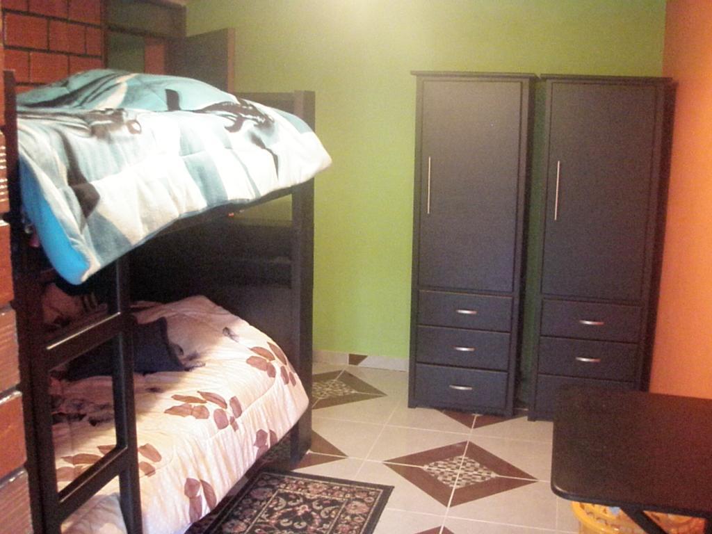 Hostel Sendero De Volcanes Latacunga Room photo